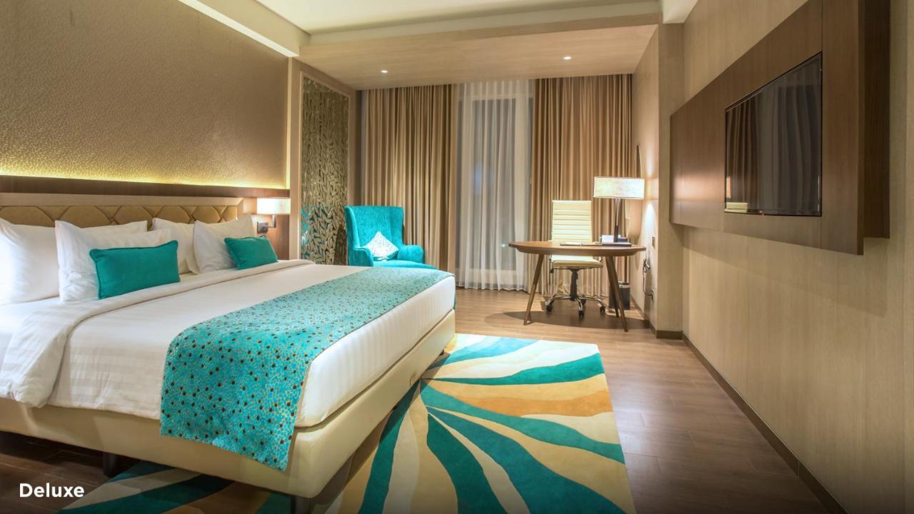 Hotel BW Luxury Jambi Exterior foto